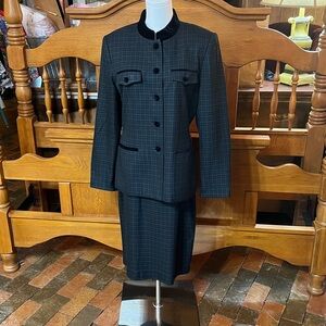 Le Suit size 8 blue and green Plaid Blazer and Skirt Set